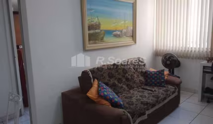 Apartamento com 2 quartos à venda na Rua Quiririm, Vila Valqueire, Rio de Janeiro, 44 m2 por R$ 190.000