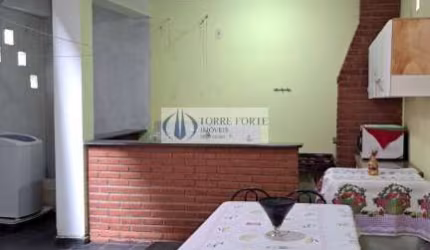 Bela casa de 2 dormitórios 2  vagas e com uma edícula nos fundos
