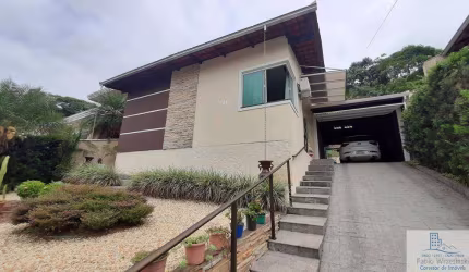 Vendo Casa com Piscina bairro Santa catarina em Joinville SC
