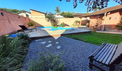 Vendo Casa Semi Averbada no Bairro Floresta com piscina