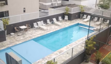 POMPÉIA – LOCAÇÃO – LUXUOSO APARTAMENTO DUPLEX – 03 DORM – 100 METROS DO MAR – LAZER COMPLETO