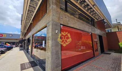 Loja para alugar, 47 m² por R$ 4.957,00/mês - Uberaba - Curitiba/PR