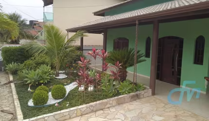 Morada da Praia - Casa de praia à venda com todos os utensílios e móveis inclusos, no condomínio Morada da Praia, em Boracéia, Bertioga com acomodação para 15 pessoas e 3 quartos com ar condicionado