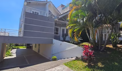 Condomínio Aruã - Sobrado com 4 quartos e 6 vagas à venda no Condomínio Aruã em Mogi das Cruzes, com 4 dormitórios, sendo 2 suítes
