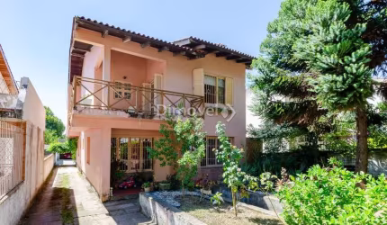 Casa com 6 quartos à venda na Rua Padre João Batista Reus, 708, Vila Conceição, Porto Alegre por R$ 1.500.000