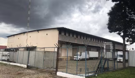 GALPAO COM 4.OOO M2 PE DIRETIO 12 MTS, + CAMARA FRIA 400 MS, VARIAS DOCAS, PATIO, 800 M2 DE ESCRITORIO,