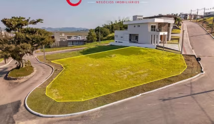 Terreno Exclusivo no Condomínio Quinta do Lago - Privacidade e Tranquilidade em Meio à Natureza