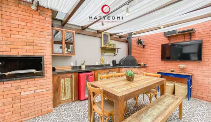 Casa na Árvore: Conforto Urbano com o Charme da Natureza e Estilo Rústico!