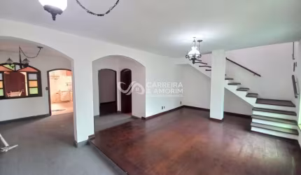 ALUGO SOBRADO COMERCIAL COM 3 DORMITÓRIOS,  2 BANHEIROS, 8 VAGA DE GARAGEM, JARDIM MARACÁ, METRÔ CAPÃO REDONDO.