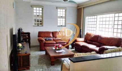 Casa com 4 quartos à venda na Rua Pelegrino Bernardo, Olímpico, São Caetano do Sul por R$ 1.200.000