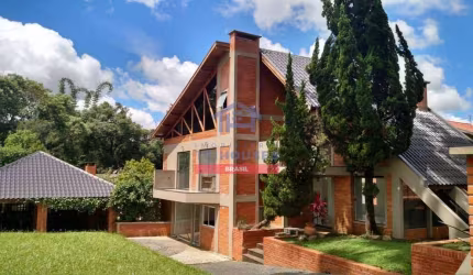 Excelente casa estilo chalé europeu com 4 dormitórios no bairro Barreirinha, Curitiba