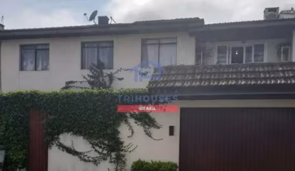 Maravilhoso Sobrado com 2 dormitórios à venda por apenas R$:550.000,00 no bairro São Braz, Curitiba