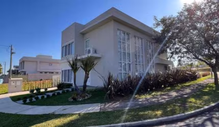 Casa a venda no Condomínio Alphaville