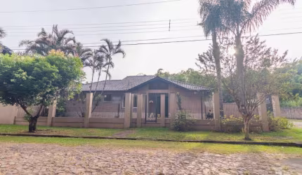 Casa com 3 quartos à venda na Rua Padre Antônio Ruiz de Montoya, 114, Cristo Rei, São Leopoldo por R$ 900.000