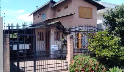 Casa com 3 quartos à venda na Rua Padre Irineu Ferreira, 162, Parque Amador, Esteio por R$ 460.000