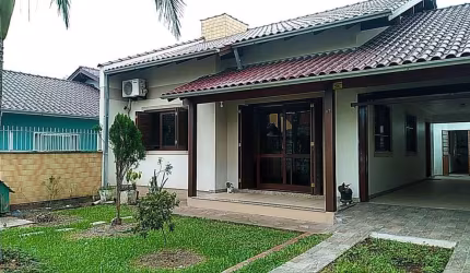 Casa com 3 quartos à venda na Rua Diogo Feijó, 97, Getúlio Vargas, Sapucaia do Sul por R$ 650.000