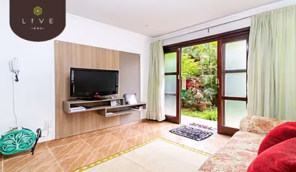 Casa com 4 quartos à venda na Rua Amazonas de Souza Azevedo, 428, Bacacheri, Curitiba, 400 m2 por R$ 1.300.000