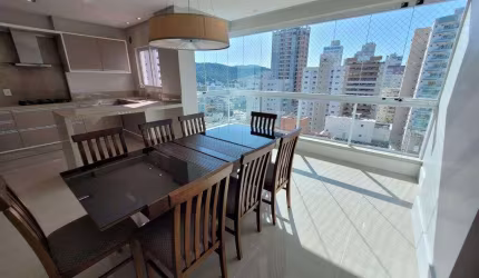 Amplo apartamento, mobiliado, com 04 DORMITÓRIOS + 04 VAGAS, no centro de Balneário Camboriú!