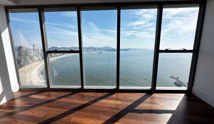 APARTAMENTO FRENTE MAR - ANDAR ALTO - VISTA ESPETACULAR - 4 SUÍTES - 4 VAGAS - ÁREA DE LAZER COMPLETA