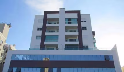 Lindo apartamento pronto para morar no Ariribá, prédio com lazer