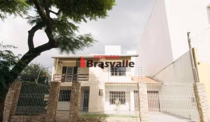 Sobrado a venda no bairro Coqueiral