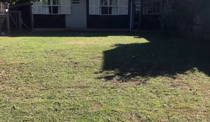 Oportunidade única de investimento em uma casa com terreno amplo de 520m2!