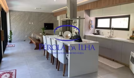 Em busca de um lar perfeito em meio a natureza e com total privacidade? Então você acaba de encontrar a casa dos seus sonhos!