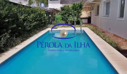 Casa em condomínio fechado com 4 quartos à venda no Cacupé