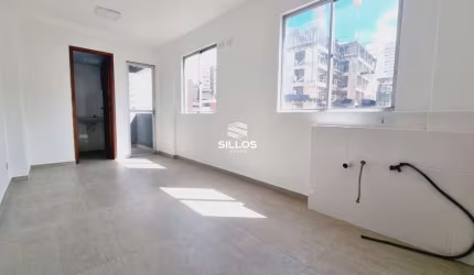 Studio Reformado à venda no Centro de Curitiba