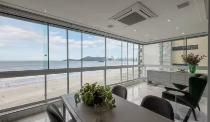 METRÓPOLIS - APARTAMENTO DECORADO FRENTE MAR EM BALNEÁRIO CAMBORIÚ