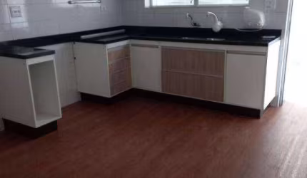 Sobrado de vila com 3 dorms só 640mil