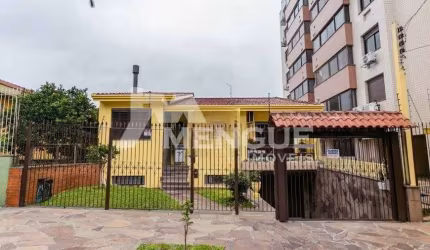 Casa com 3 quartos à venda na Rua Congo, 320, Vila Ipiranga, Porto Alegre por R$ 900.000