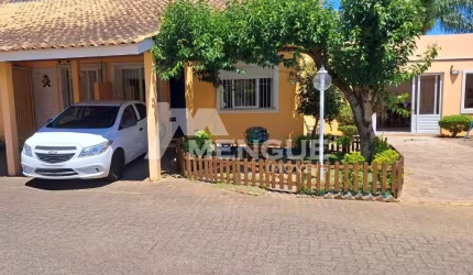 Casa em condomínio fechado com 2 quartos à venda na Rua Ruben Berta, 35, Jardim Leopoldina, Porto Alegre por R$ 255.000