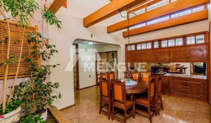 Casa com 3 quartos à venda na Avenida Quito, 387, Jardim Lindóia, Porto Alegre por R$ 2.500.000