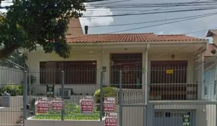 Casa com 5 quartos à venda na Avenida Brasília, 292, Vila Ipiranga, Porto Alegre por R$ 1.170.000