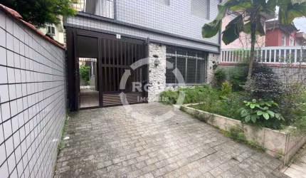 Casa ampla à venda, 3 dormitórios próxima ao coração do Gonzaga