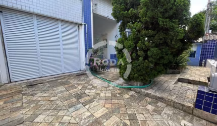Casa à venda, 4 quartos, 2 suítes, 3 vagas, Vila Mathias - Santos/SP