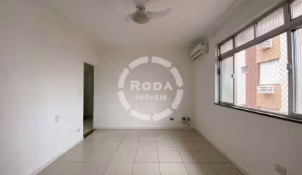 Apartamento no Boqueirão, Santos, 3 dormitorios 2 banheiros 1 vaga de garagem reformado e vago