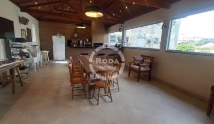 Excelente casa sobreposta alta no Bairro da Aparecida 3 dormitórios e lazer.