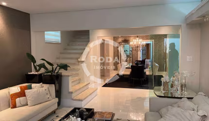 Casa isolada com piscina a venda em Santos, localizada no bairro do Gonzaga