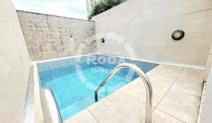Casa Triplex com 3 Suítes, Piscina e Churrasqueira à Venda no Marapé – Santos