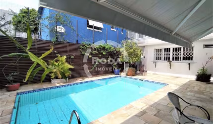 Locação de sobrado com 5 dormitórios, 3 suítes, piscina e no Boqueirão- Santos SP
