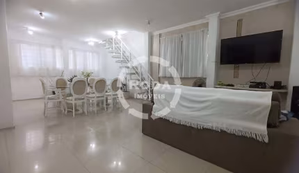 Sobrado com 4 dormitórios em Santos na Vila Mathias.