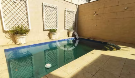 MARAVILHOSO SOBRADO A VENDA EM SANTOS, NO BOQUEIRÃO COM 3 QUARTOS, 2 SUITES, PISCINA E CHURRASQUEIRA