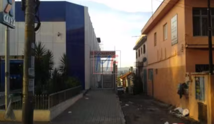 REF  5623 - Terreno com Lindo sobrado nVila Norma com três casas independentes, localizado a 150 m da estação de trem S.Miguel Paulista.