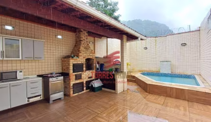 Sobrado com 3 dormitórios, 2 suites, Piscina, Churrasqueira e Forno a Lenha à venda, 240 m² por R$ 1.200.000 - Marapé - Santos/SP
