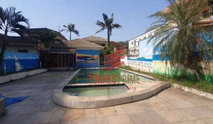 Casa 4 dormitórios 3 suítes, piscina e área de lazer