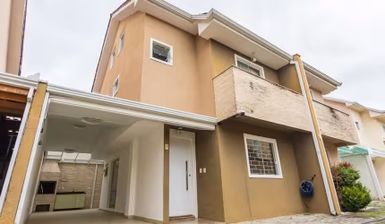 Sobrado em Condomínio com 3 quartos  para alugar, 110.00 m2 por R$3600.00  - Boqueirao - Curitiba/PR