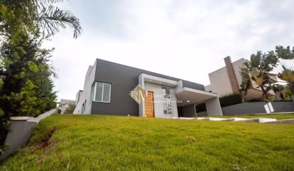 Linda casa com 3 suítes e piscina à venda no Condomínio Terras de Mont Serrat em Salto/SP!!