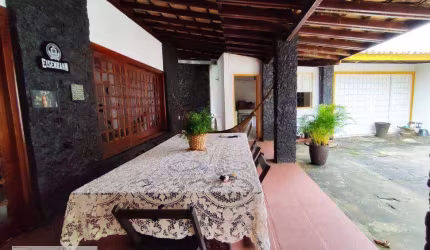Casa com 4 Dormitórios, 3 Suítes para Alugar, 489 m² por R$ 13.000/mês - Jardim Apipema - Salvador/BA